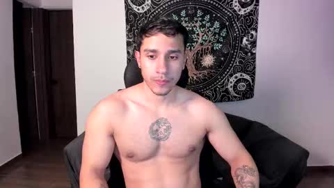 Snapshot of jay_marcos chatting on February 13, 4:22 am Jay marcos online show from February 13, 4:22 am