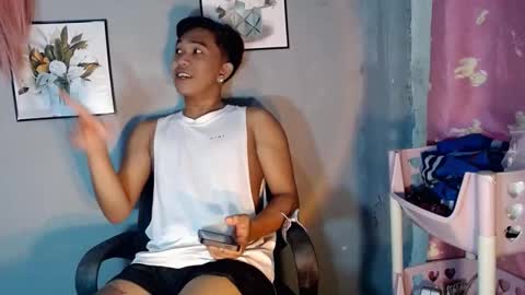 Snapshot of jay_xxx24 chatting on April 25, 8:17 pm jay_xxx24 online show from April 25, 8:17 pm