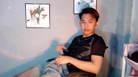 Snapshot of jay_xxx24 chatting on April 28, 6:51 am jay_xxx24 online show from April 28, 6:51 am