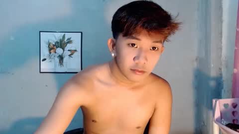 Snapshot of jay_xxx24 chatting on May 5, 10:01 am jay_xxx24 online show from May 5, 10:01 am