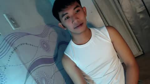 Snapshot of jay_xxx24 chatting on June 25, 9:47 am jay_xxx24 online show from June 25, 9:47 am
