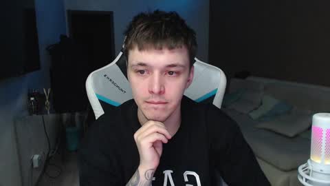 Jayce online show from December 15, 5:10 pm