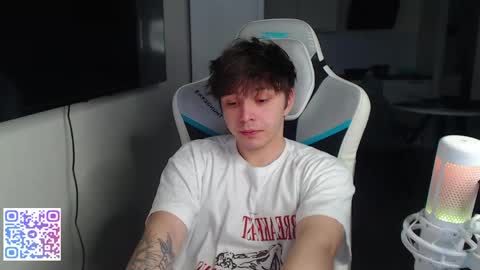 Snapshot of jayce_icestone chatting on April 25, 2:58 pm Jayce online show from April 25, 2:58 pm