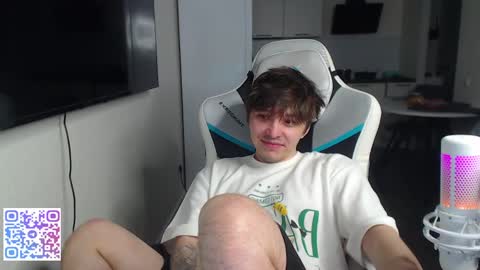Snapshot of jayce_icestone chatting on May 20, 2:23 pm Jayce online show from May 20, 2:23 pm