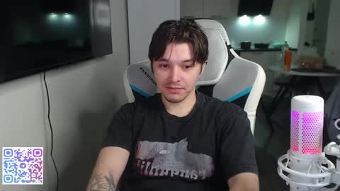 Snapshot of jayce_icestone chatting on May 22, 1:57 am Jayce online show from May 22, 1:57 am
