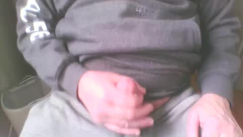 Snapshot of jaycu1962 chatting on April 16, 6:19 pm Jay online show from April 16, 6:19 pm