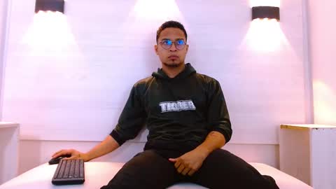 Jayden Morris online show from November 12, 11:10 am