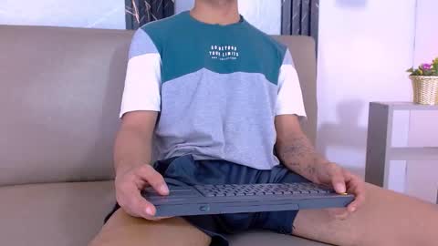 Jayden Morris online show from December 19, 12:01 pm