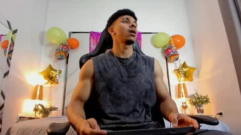 Snapshot of jaydenvance chatting on May 5, 5:15 am JAYDEN online show from May 5, 5:15 am