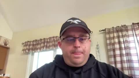Snapshot of jayredneck chatting on October 31, 2:18 pm jayredneck online show from October 31, 2:18 pm