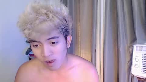 jaysee_hugecox online show from May 28, 1:14 am
