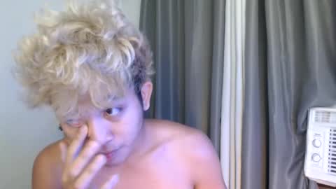 jaysee_hugecox online show from May 30, 9:17 am