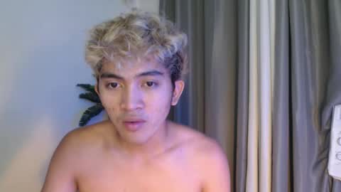 jaysee_hugecox online show from June 1, 4:09 pm