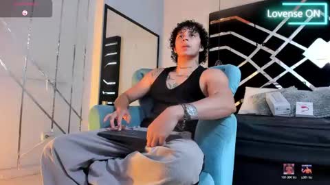 Snapshot of jaytaylorr chatting on July 21, 11:45 am Jay Taylor online show from July 21, 11:45 am