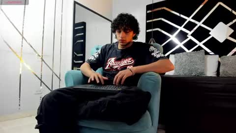 Snapshot of jaytaylorr chatting on July 24, 11:41 am Jay Taylor online show from July 24, 11:41 am