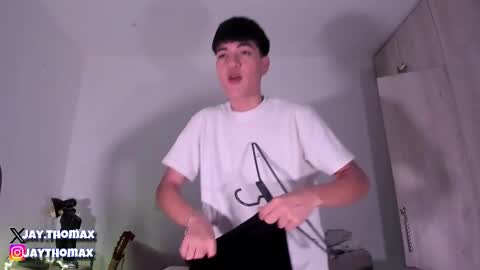 Snapshot of jaythomax chatting on February 18, 10:25 pm jaythomax online show from February 18, 10:25 pm