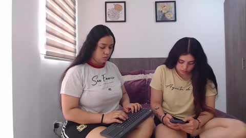 Jazmin and Scarlett online show from February 11, 7:52 pm