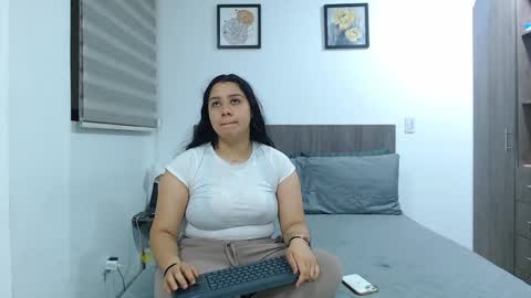 Jazmin and Scarlett online show from April 13, 9:37 am