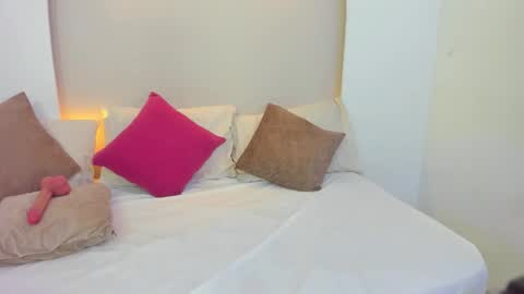 Jazmin online show from February 28, 12:11 am