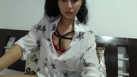 Snapshot of jazmin_miler chatting on February 14, 9:10 pm Luna Sofa online show from February 14, 9:10 pm