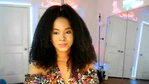 Jazmine Fox online show from June 27, 6:35 pm