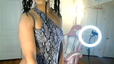 Jazmine Fox online show from July 15, 9:20 pm