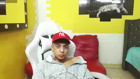 Snapshot of jbarto_ chatting on June 5, 6:09 am jbarto_ online show from June 5, 6:09 am