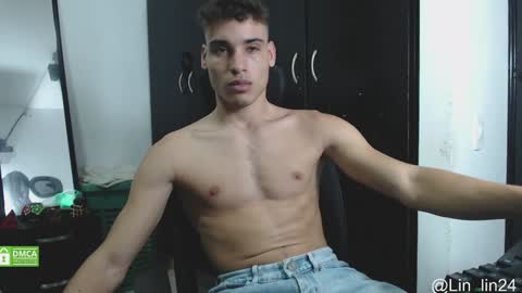 Snapshot of jbunny03 chatting on December 18, 11:19 pm Lin online show from December 18, 11:19 pm