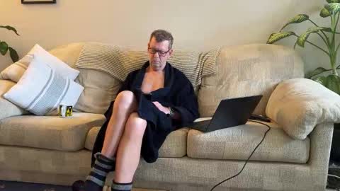 Snapshot of jcar57 chatting on February 11, 10:09 am Jon online show from February 11, 10:09 am