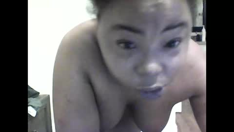 Snapshot of jccaramelbarbie12 chatting on April 22, 12:02 am JCCaramelbarbie online show from April 22, 12:02 am