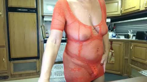 JCcurves online show from March 29, 6:13 am