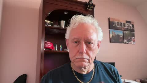 Snapshot of jcmoss88 chatting on April 2, 3:42 pm JM online show from April 2, 3:42 pm