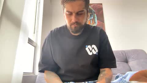 jdsj1a873165 online show from February 25, 12:37 pm