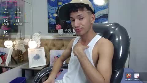 Snapshot of jdwhite18 chatting on June 14, 10:56 pm jdwhite18 online show from June 14, 10:56 pm