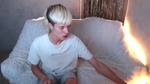 Snapshot of jealousangel chatting on November 17, 1:00 am Angel online show from November 17, 1:00 am