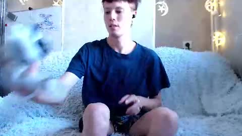 Angel online show from June 10, 9:41 am