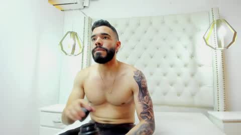 JEAN online show from April 1, 7:33 pm