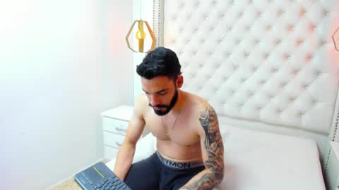 JEAN online show from April 16, 8:31 pm