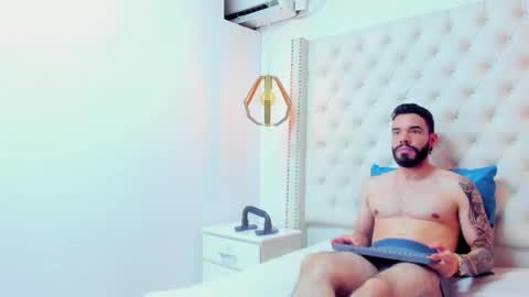 JEAN online show from April 18, 10:10 pm