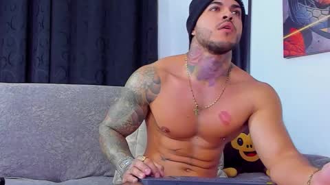 Snapshot of jean_lopez chatting on January 24, 8:13 am Jean axelcrow Modelo Independiente online show from January 24, 8:13 am