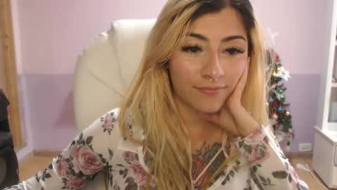 Snapshot of jean_monroe chatting on January 24, 10:08 pm Jean online show from January 24, 10:08 pm