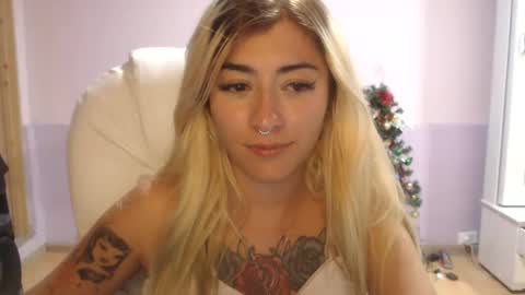 Snapshot of jean_monroe chatting on February 4, 1:45 am Jean online show from February 4, 1:45 am