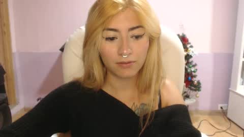 Snapshot of jean_monroe chatting on February 22, 11:13 pm Jean online show from February 22, 11:13 pm