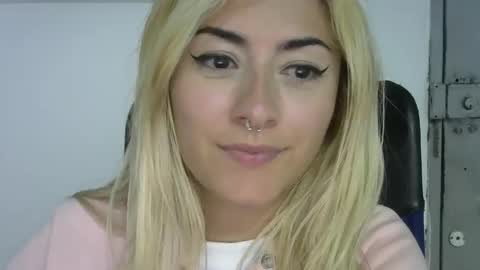 Snapshot of jean_monroe chatting on September 12, 11:37 pm Jean online show from September 12, 11:37 pm