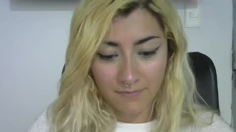 Snapshot of jean_monroe chatting on September 18, 10:45 pm Jean online show from September 18, 10:45 pm