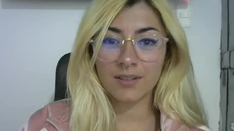 Snapshot of jean_monroe chatting on September 20, 10:33 pm Jean online show from September 20, 10:33 pm