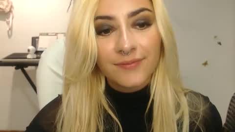 Snapshot of jean_monroe chatting on October 4, 11:47 pm Jean online show from October 4, 11:47 pm