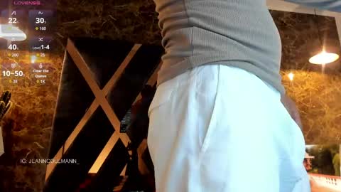 Snapshot of jeancolleman chatting on April 22, 12:02 am Jean Colleman online show from April 22, 12:02 am