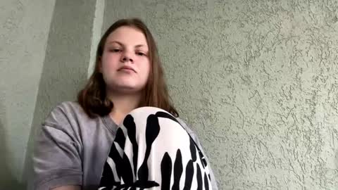 Snapshot of jeannejenkins chatting on May 18, 4:35 pm Alice online show from May 18, 4:35 pm