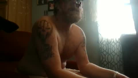 jearnold44 online show from March 3, 1:20 pm